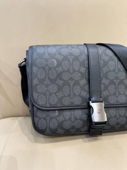 コーチ「Coach」LEAGUE メッセンジャーバッグ