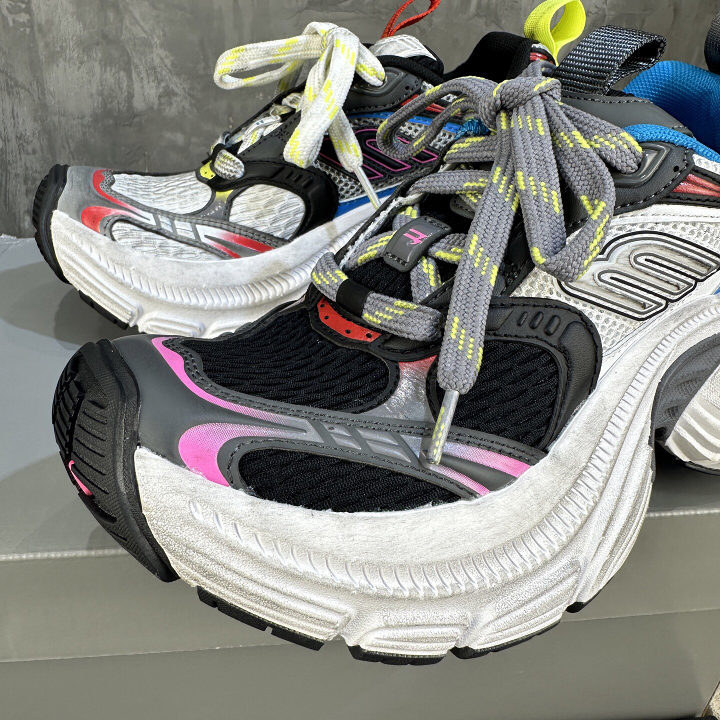 バレンシアガ「Balenciaga」25 ssトリプルs不良スニーカー