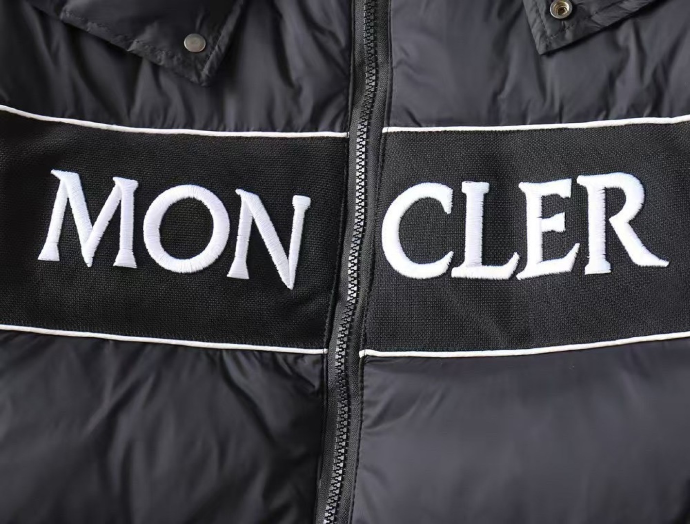 モンクレール「Moncler」カラーブロック ダウンジャケット