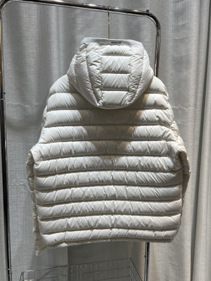 モンクレール「Moncler」Galion ライトダウンジャケット