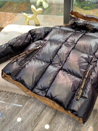 モンクレール「Moncler」フード付きハイネック ダウンジャケット