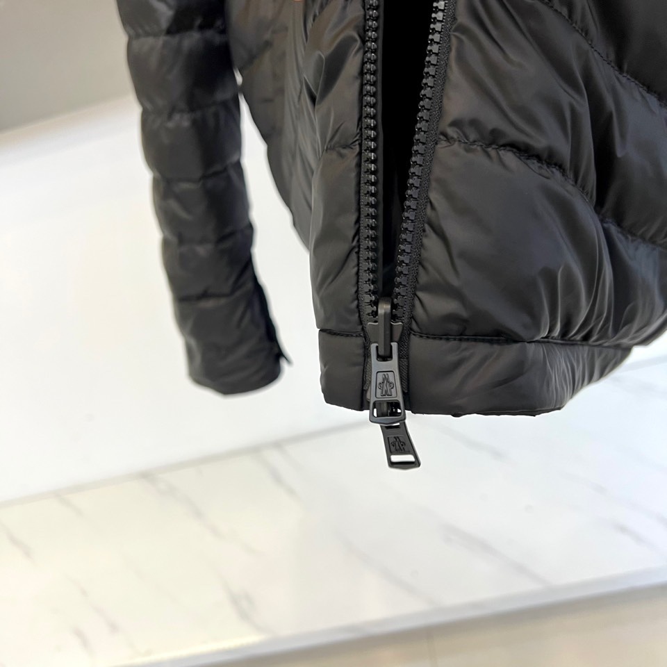 モンクレール「Moncler」リバーシブル ダウンジャケット