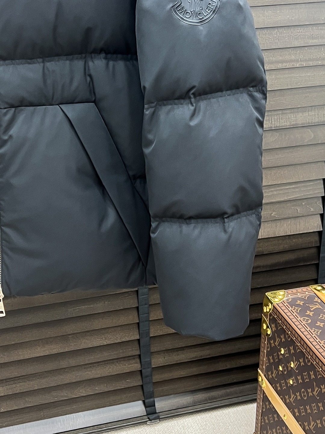 モンクレール「Moncler」スタンドカラー ダウンジャケット