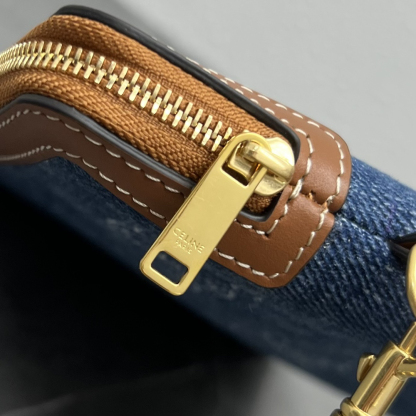 セリーヌ「Celine」CLASSIC FLAP レザー クラッチバッグ