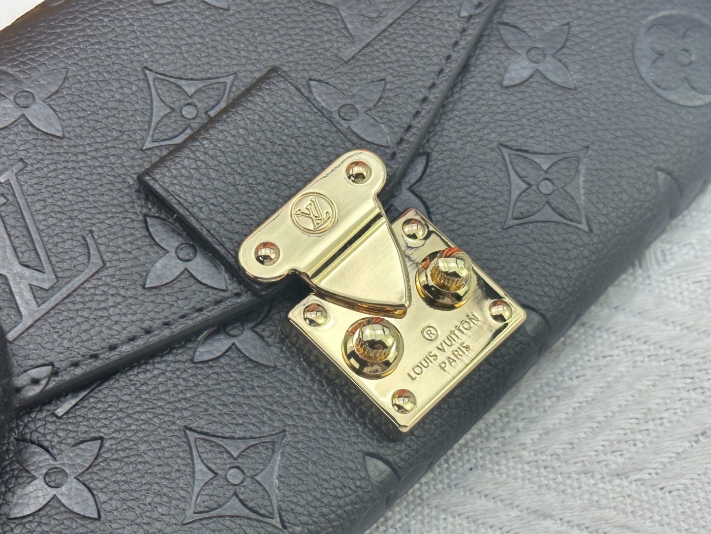 ルイ・ヴィトン「Louis Vuitton」ポルトフォイユ･サラ メティス