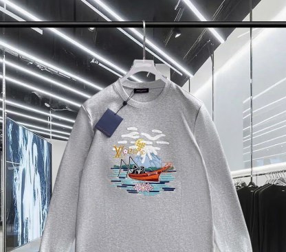 ルイ・ヴィトン「Louis Vuitton」2025秋冬 エンブロイダード ロゴ スウェットシャツ