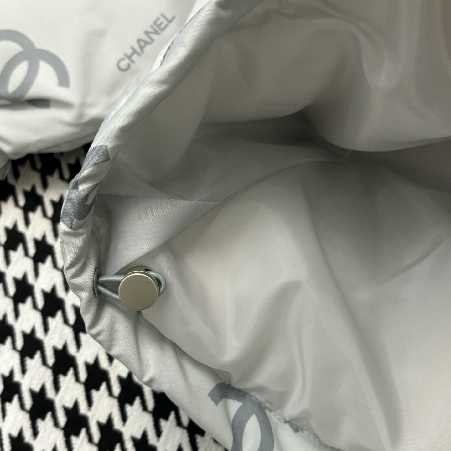 シャネル「Chanel」スタンドカラー モノグラム キルトド ジャケット