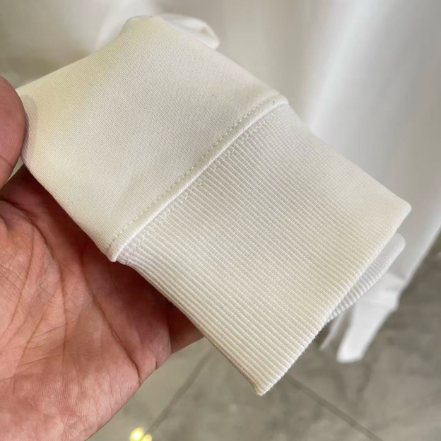 シャネル「Chanel」ダブルC ロゴ プリント スウェットシャツ