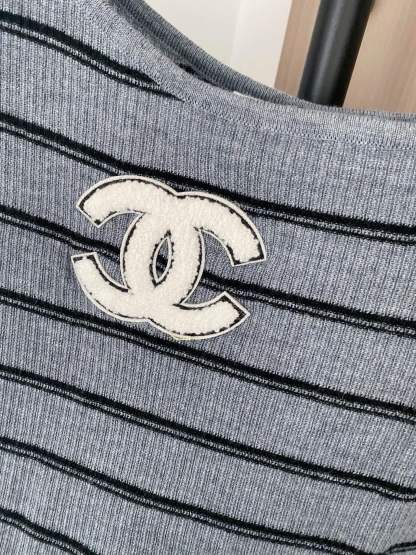 シャネル「Chanel」ロゴ ボタン ニット セーター