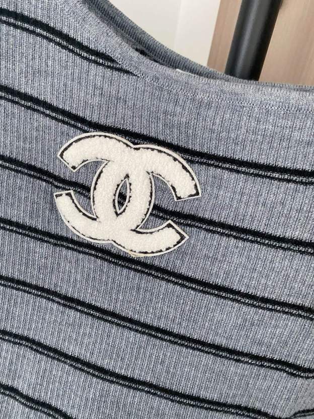 シャネル「Chanel」ロゴ ボタン ニット セーター