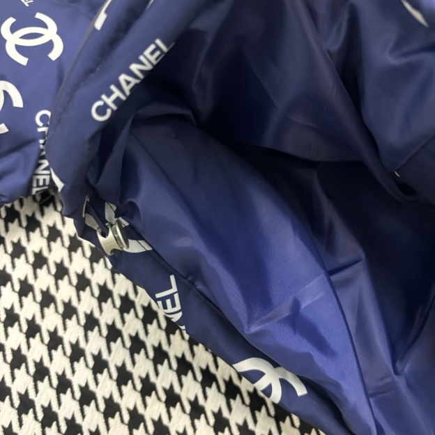 シャネル「Chanel」モノグラム スタンドカラー キルトド コート