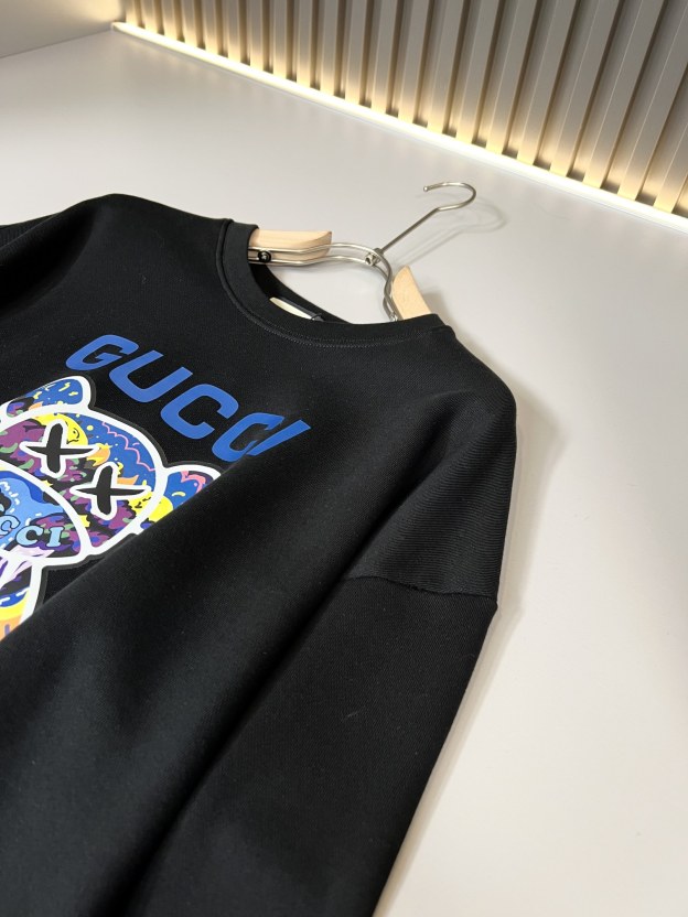 グッチ「Gucci」ユニセックス デジタルプリント ラウンドネック スウェットシャツ