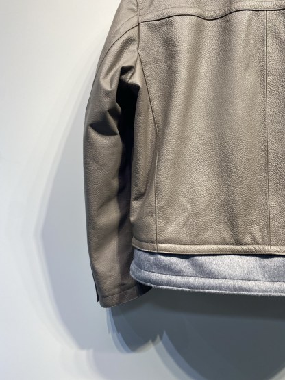 エルメス「Hermès」2025 オートン/ウィンター レザー ジャケット イン エトウープ