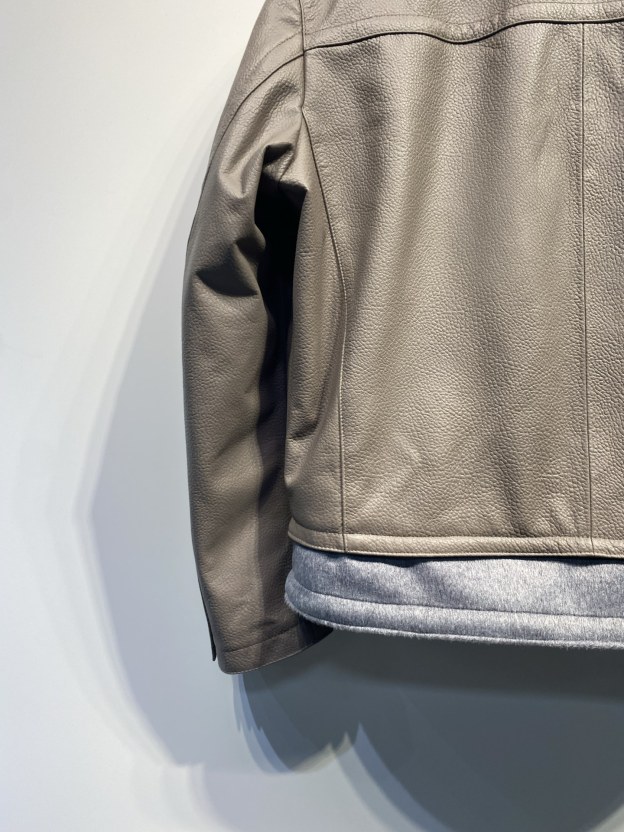 エルメス「Hermès」2025 オートン/ウィンター レザー ジャケット イン エトウープ