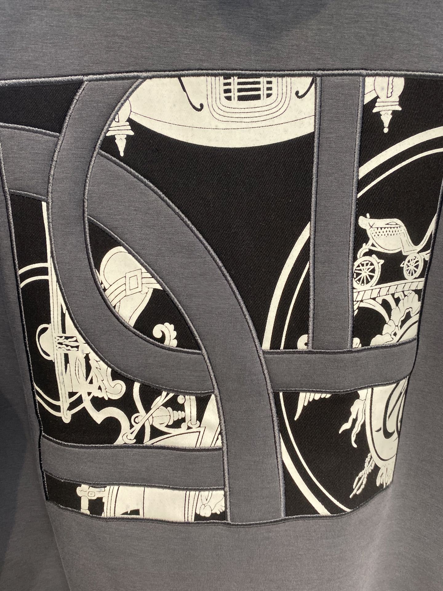 エルメス「Hermès」アプリケ スラウチショルダー パーカー