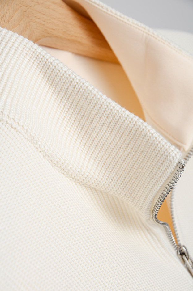 エルメス「Hermès」2025 秋冬 スタンドカラー ジップ ニット