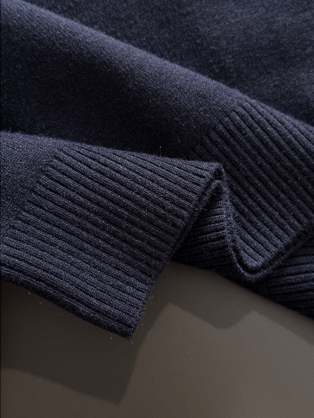 エルメス「Hermès」エンブレム ロゴ ニット セーター