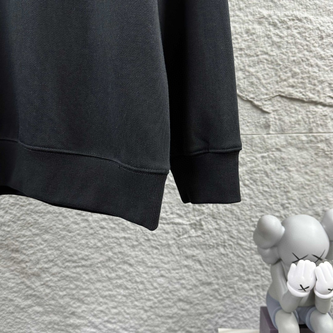 エルメス「Hermès」グラフィティ ホース プルオーバー スウェットシャツ