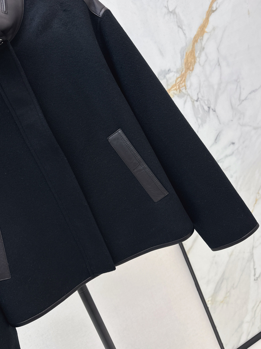 エルメス「Hermès」レザーパネル スタンドカラー ジャケット