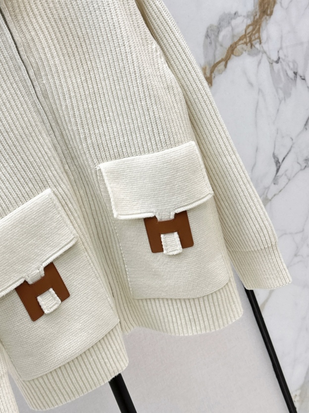 エルメス「Hermès」2025 オートン/ウィンター Hモチーフ ポケット カーディガン