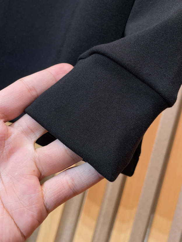 エルメス「Hermès」エンブロイダリー ロゴ スウェットシャツ