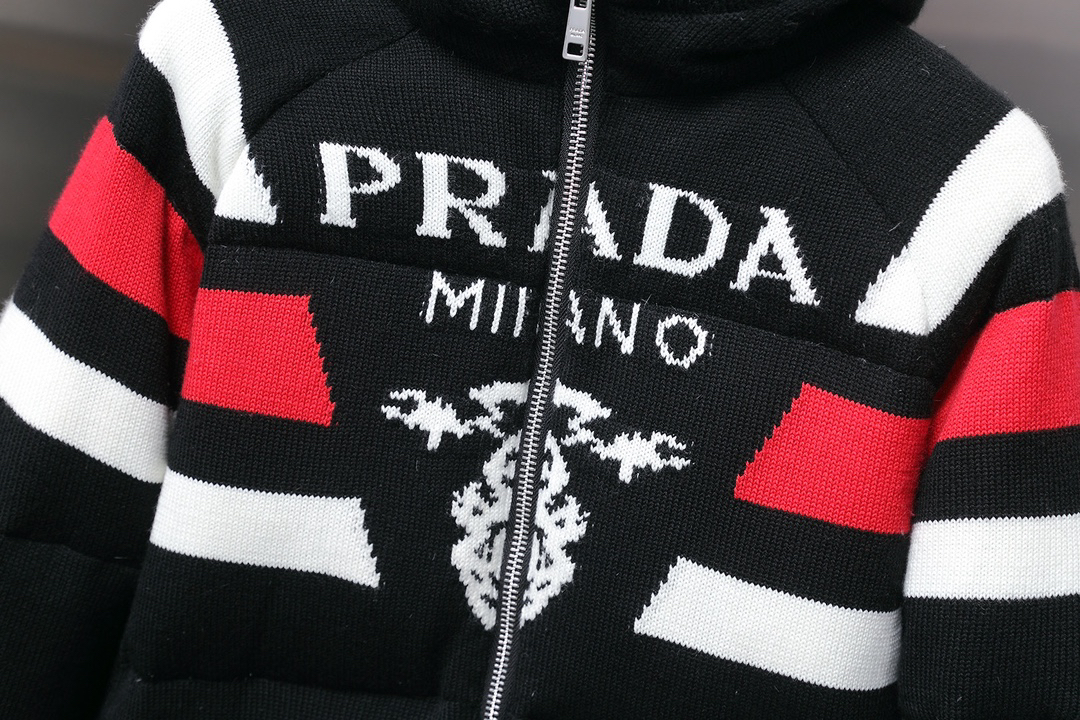 プラダ「Prada」ウール＆カシミア ダウンジャケット