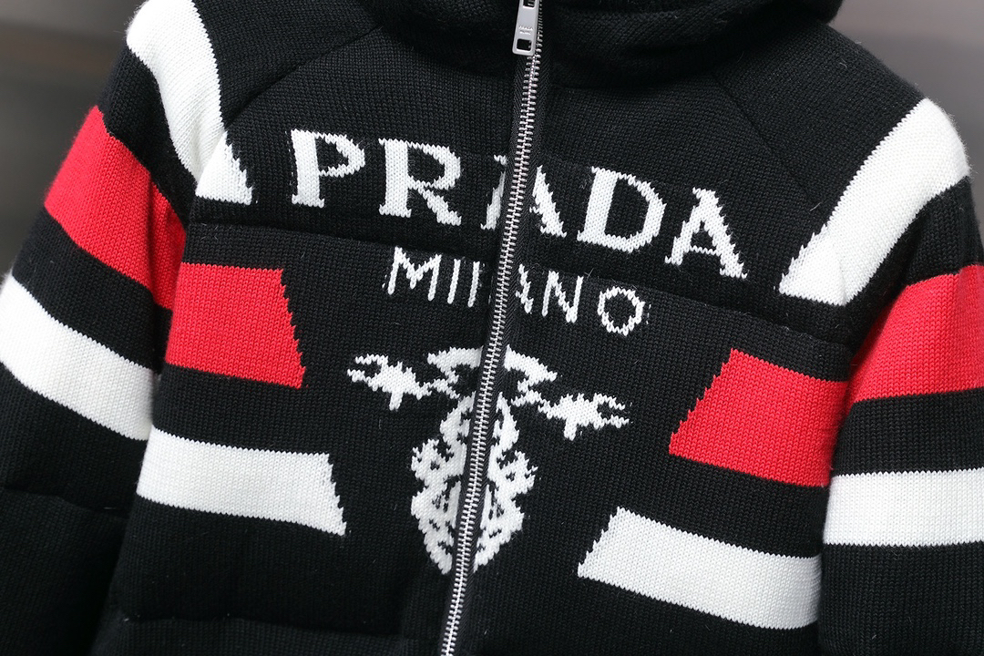 プラダ「Prada」ウール＆カシミア ダウンジャケット