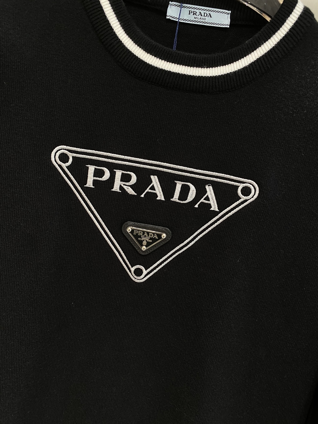 プラダ「Prada」リブトリム クルーネック セーター