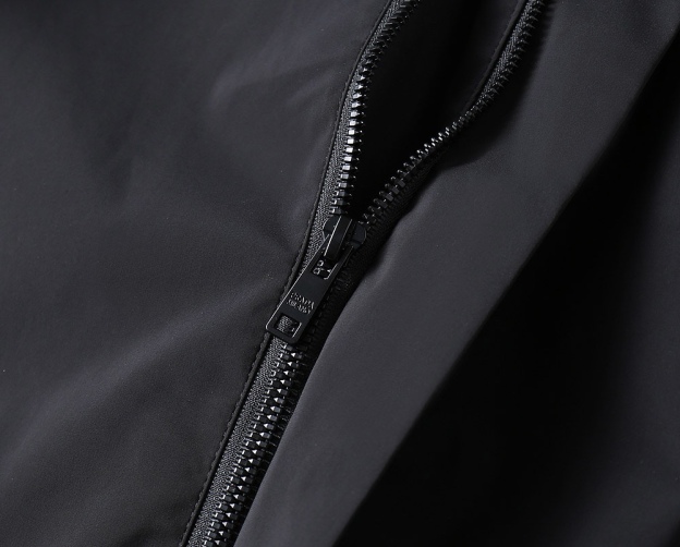 プラダ「Prada」テクニカル ジャケット