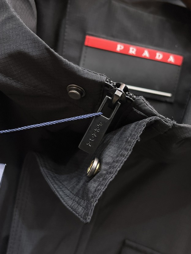 プラダ「Prada」テクニカル ジャケット