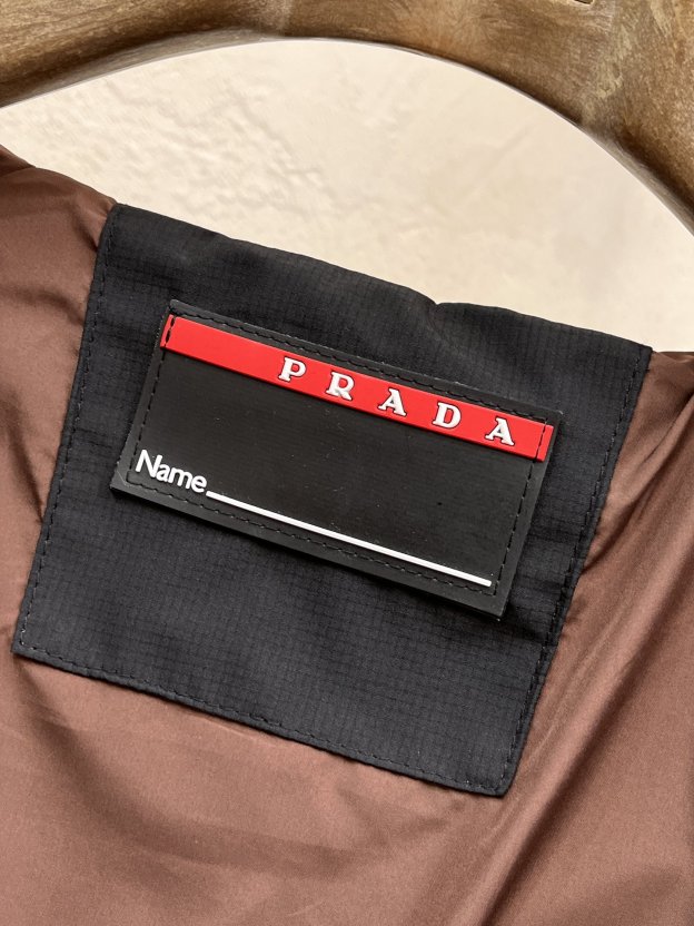 プラダ「Prada」テクニカル ジャケット