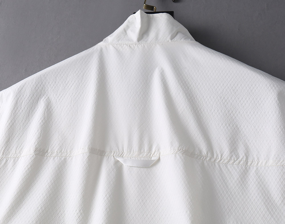 プラダ「Prada」テクニカル ジャケット