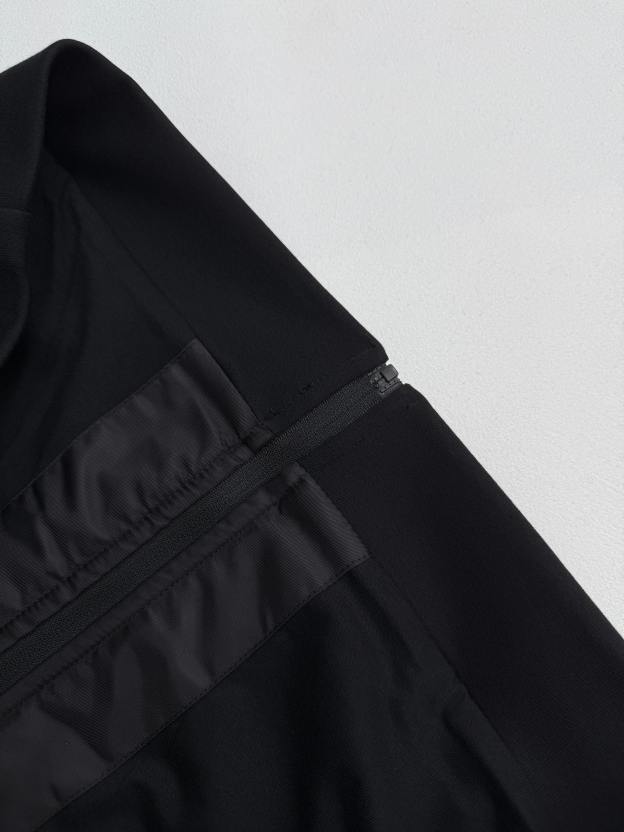 プラダ「Prada」テクニカル ジャケット