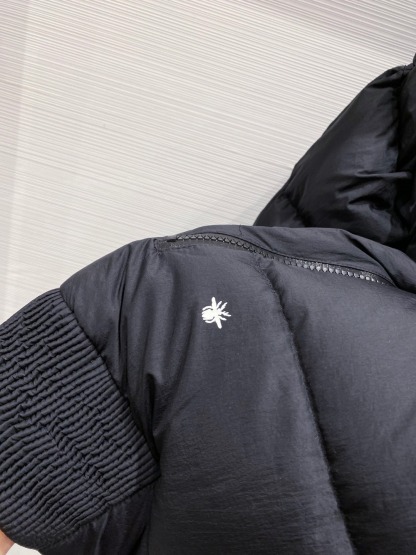 ディオール「Dior」モダン シルエット ダウンジャケット