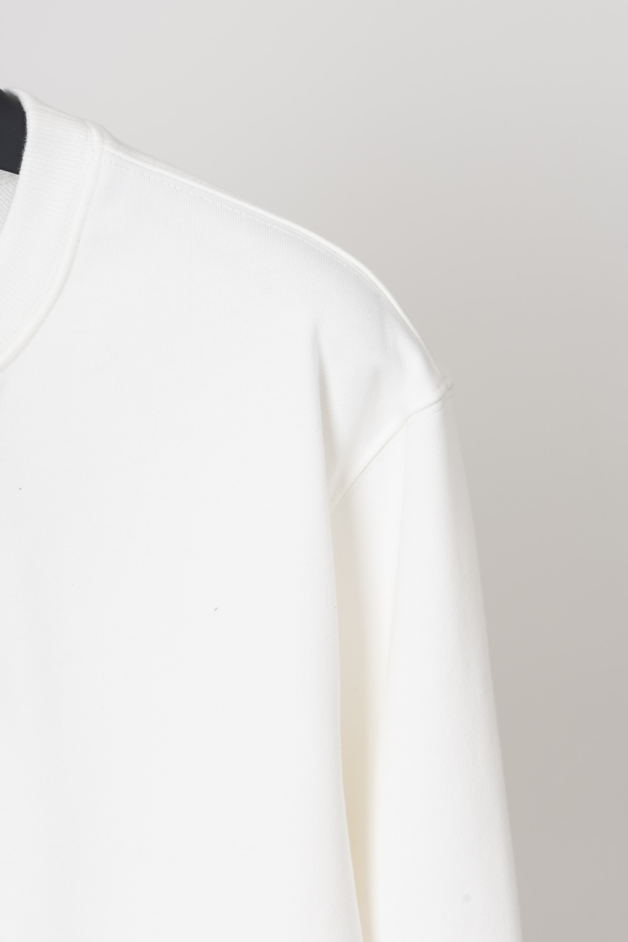 ディオール「Dior」シグネチャー シルバー エンブレム スウェットシャツ