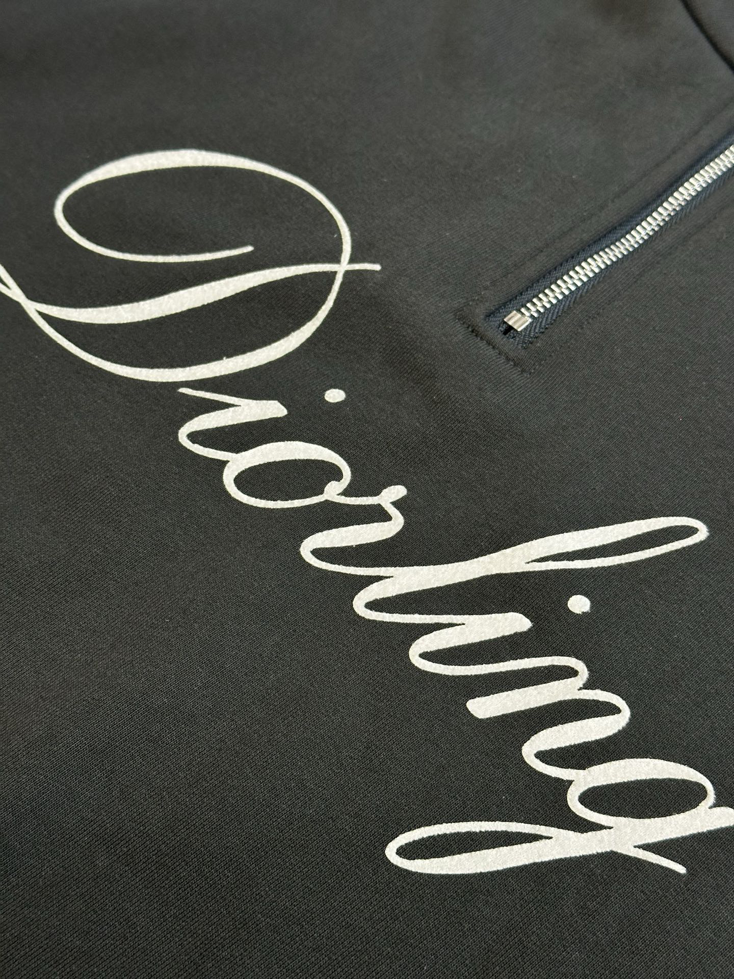 ディオール「Dior」フロッキープリント ハーフジップ スウェットシャツ