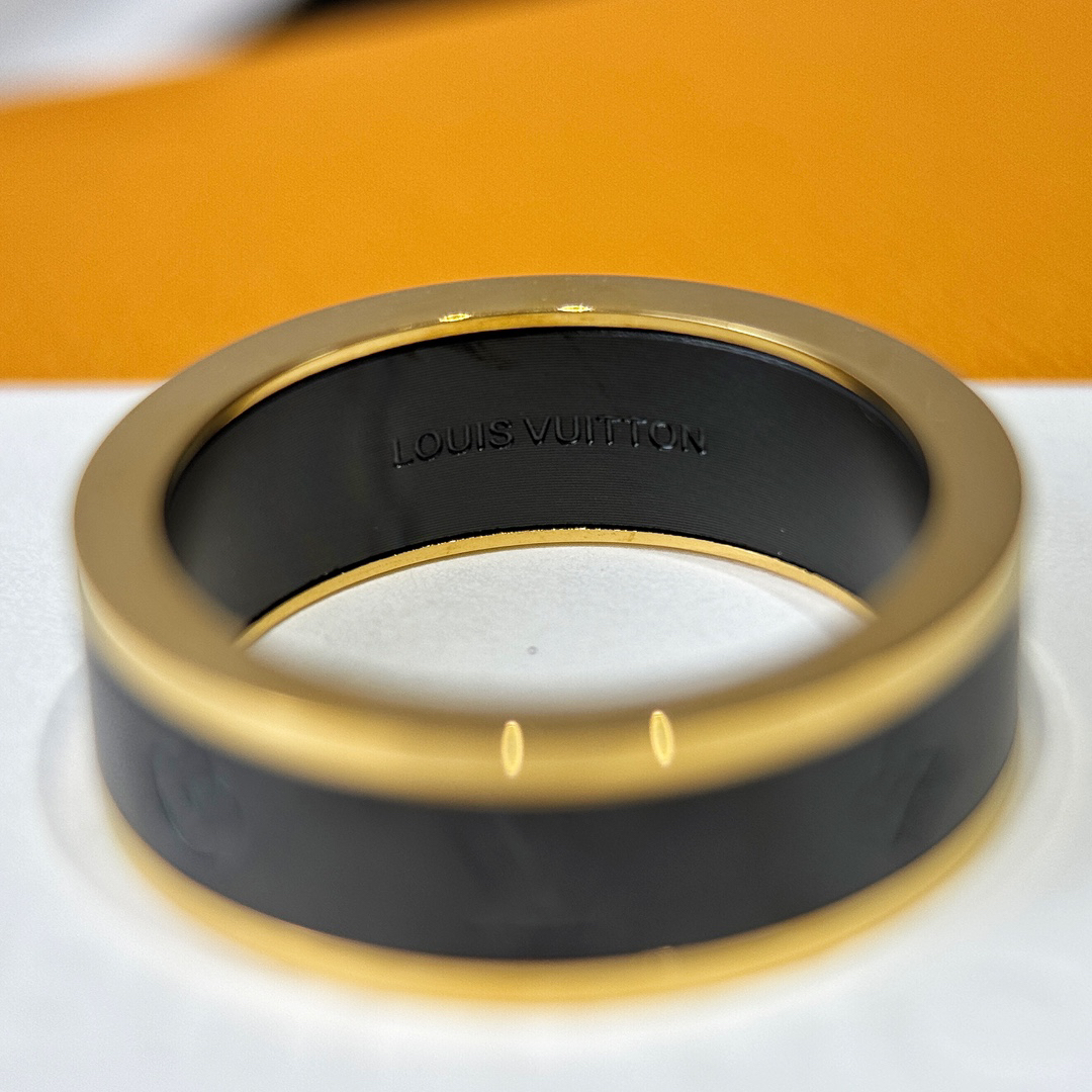ルイ・ヴィトン「Louis Vuitton」ブラックセラミックリング