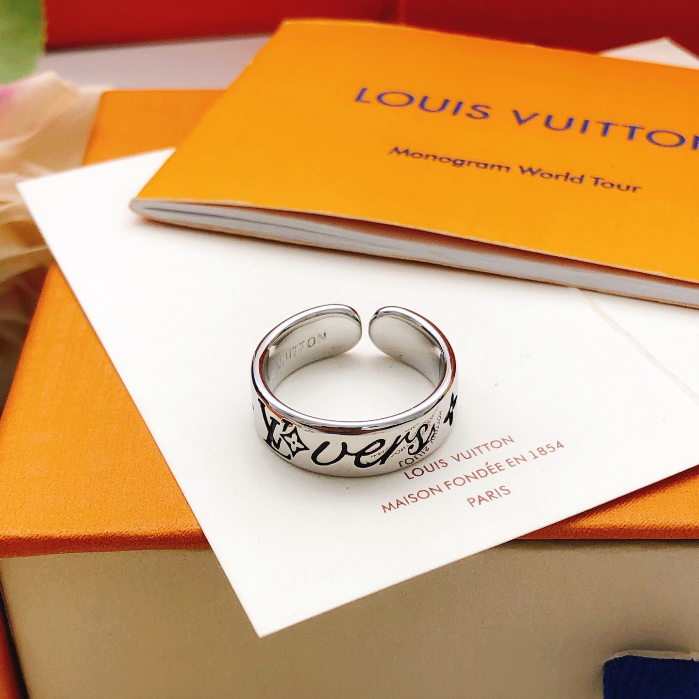 ルイ・ヴィトン「Louis Vuitton」Loop リング