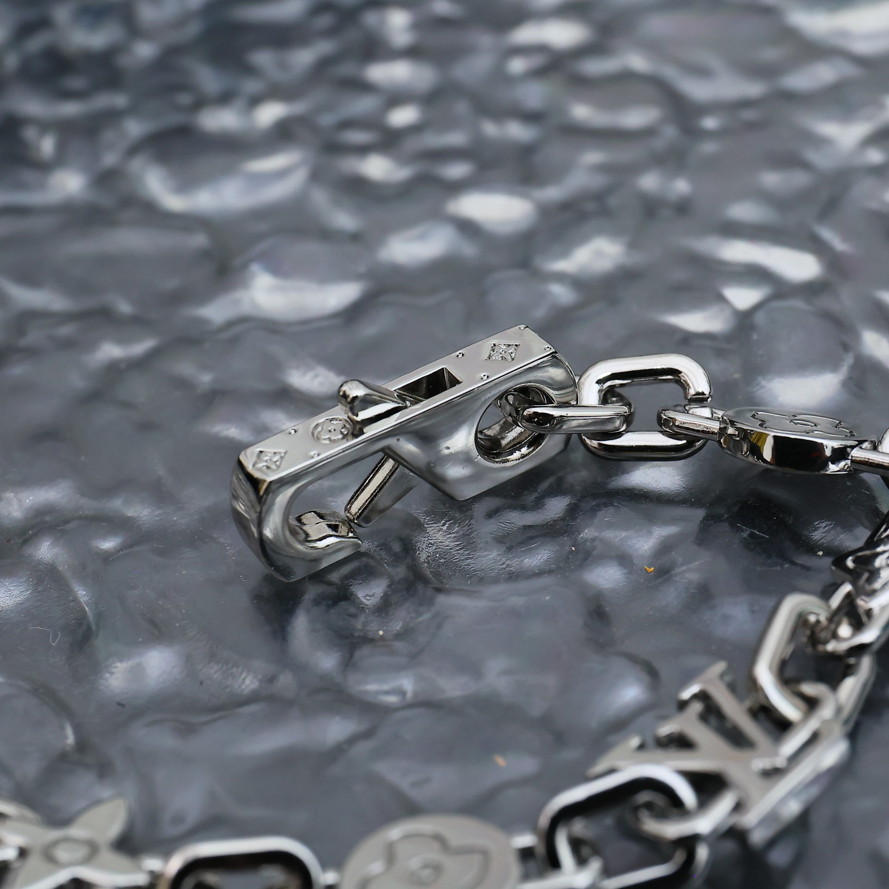 ルイ・ヴィトン「Louis Vuitton」Monogram Cray ブレスレット