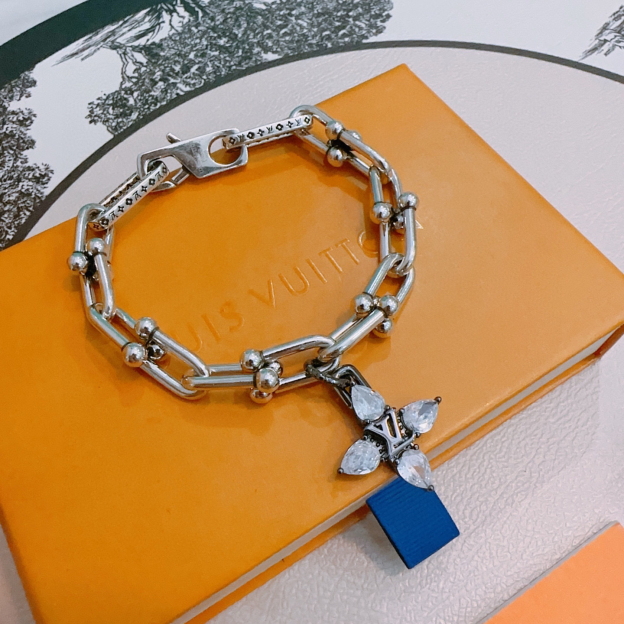 ルイ・ヴィトン「Louis Vuitton」ヴィンテージシルバースタイル ブレスレット