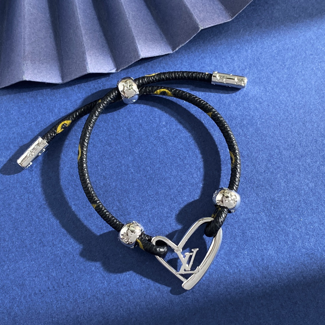 ルイ・ヴィトン「Louis Vuitton」Iconic レザーブレスレット