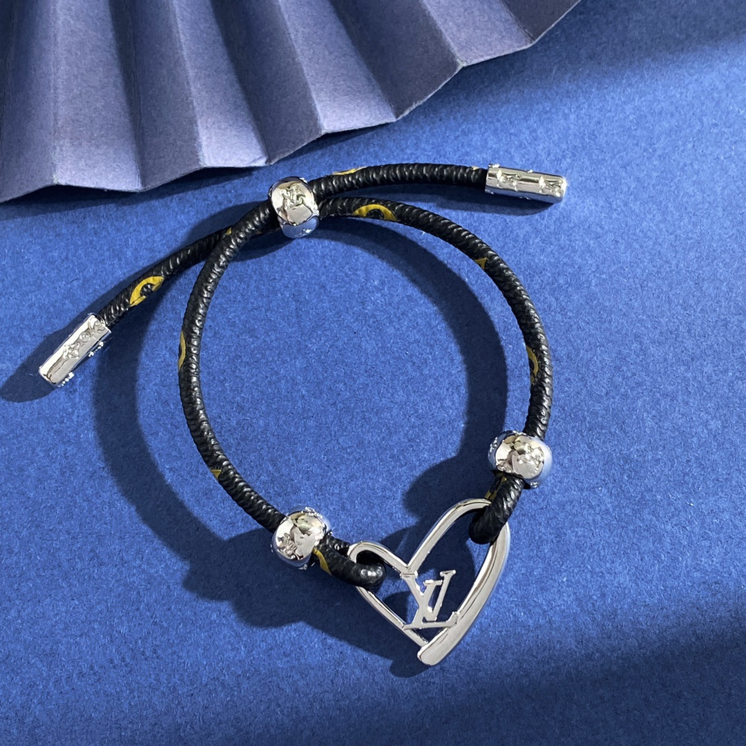 ルイ・ヴィトン「Louis Vuitton」Iconic レザーブレスレット