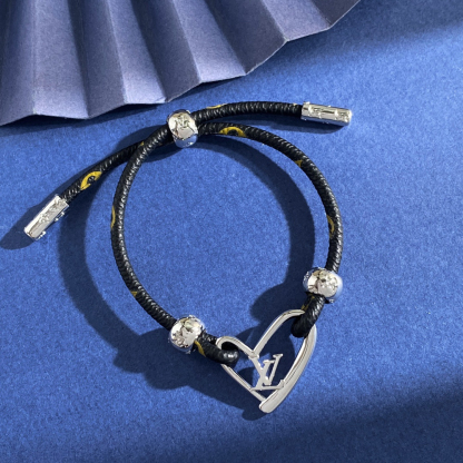 ルイ・ヴィトン「Louis Vuitton」Iconic レザーブレスレット