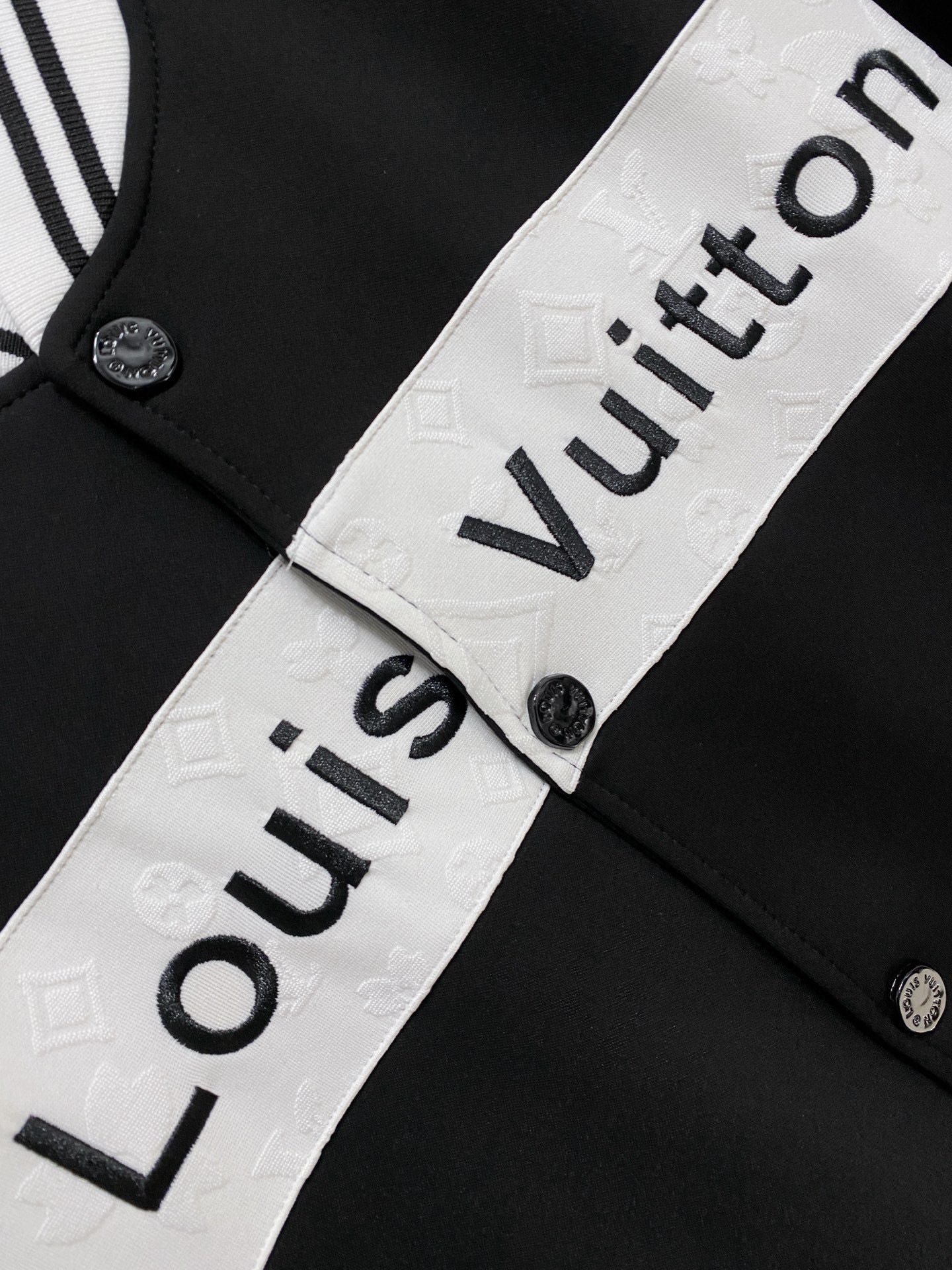 ルイ・ヴィトン「Louis Vuitton」2025 秋冬コレクション トレーナーセットアップ 