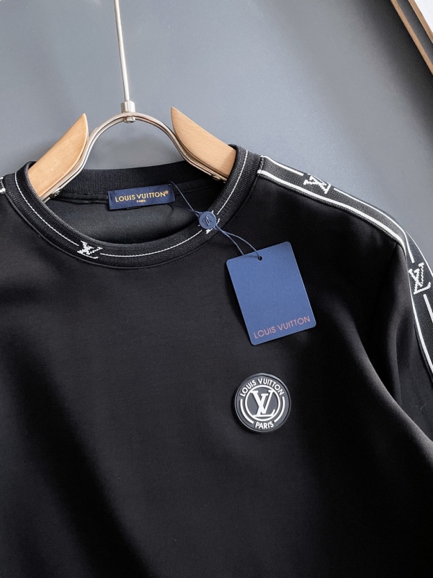 ルイ・ヴィトン「Louis Vuitton」2025秋冬 メンズ スポーツウェア セットアップ