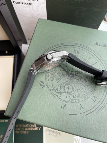 オーデマ ピゲ「Audemars Piguet」ロイヤルオーク オフショア 自動巻きクロノグラフ 42mm