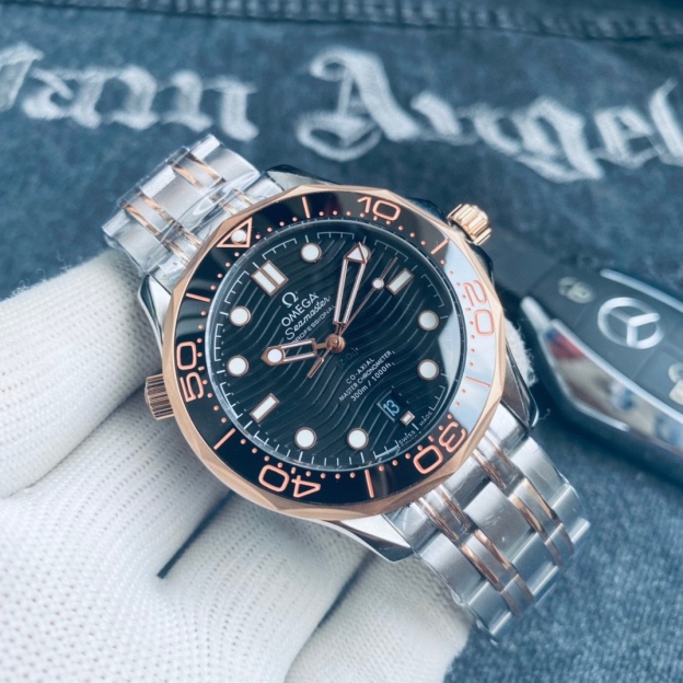 オメガ「Omega」シーマスター 300m ダイバーズ ウォッチ 42mm