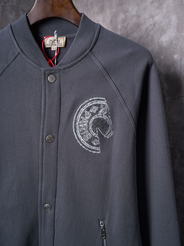 エルメス「Hermès」ベースボール ジャケット スモーキーグレー