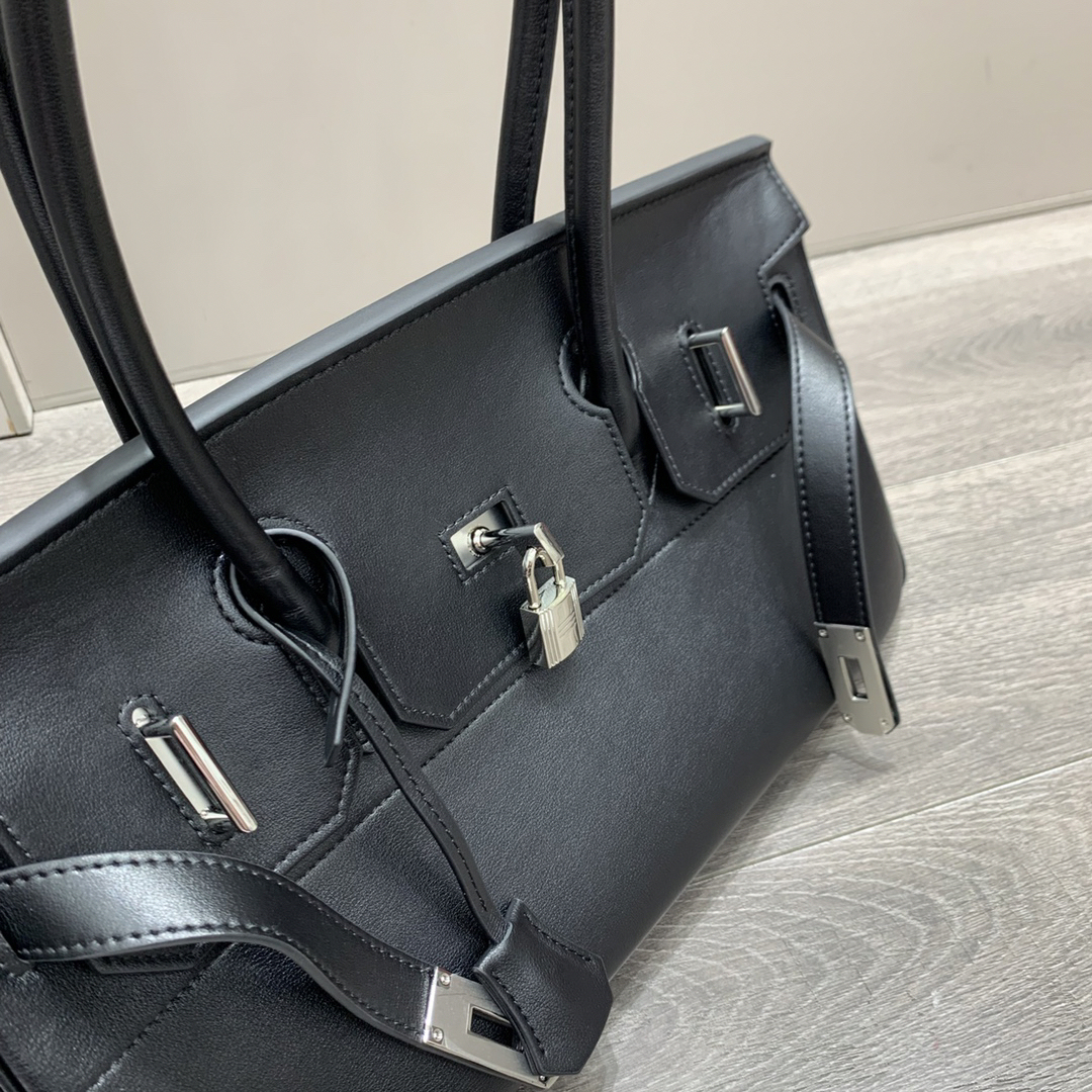 エルメス「Hermès」トランク ホリゾンタル ショルダーバッグ