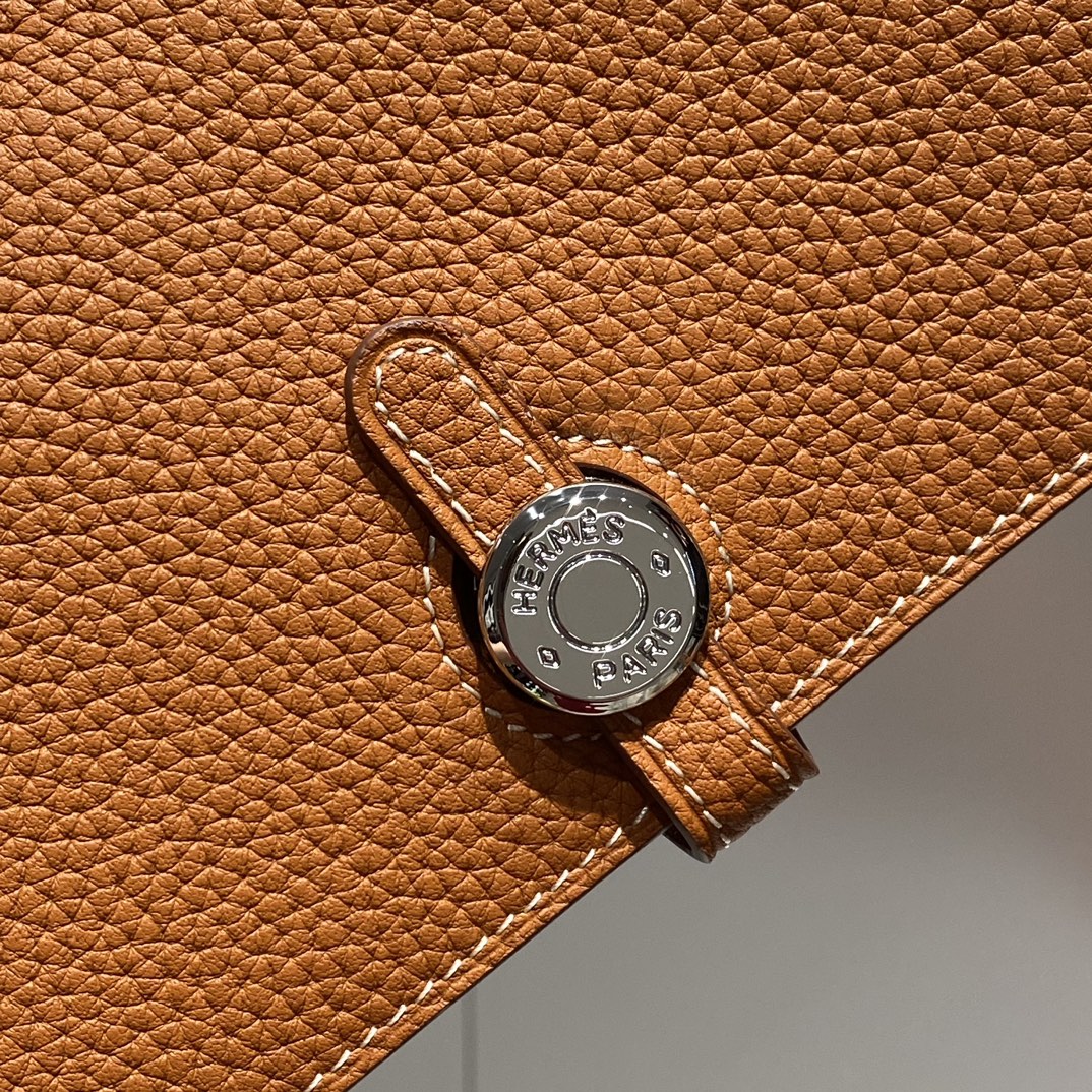 エルメス「Hermès」トゴ スキン ゴールデンブラウン パスポートケース